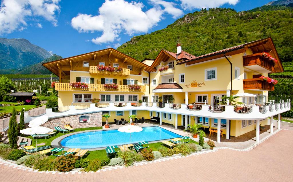 Nespecifikovaný výhled na hory nebo výhled na hory při pohledu z hotelu