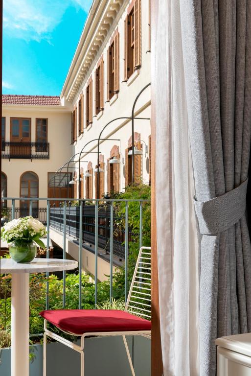 Ecole St. Pierre Hotel - 6