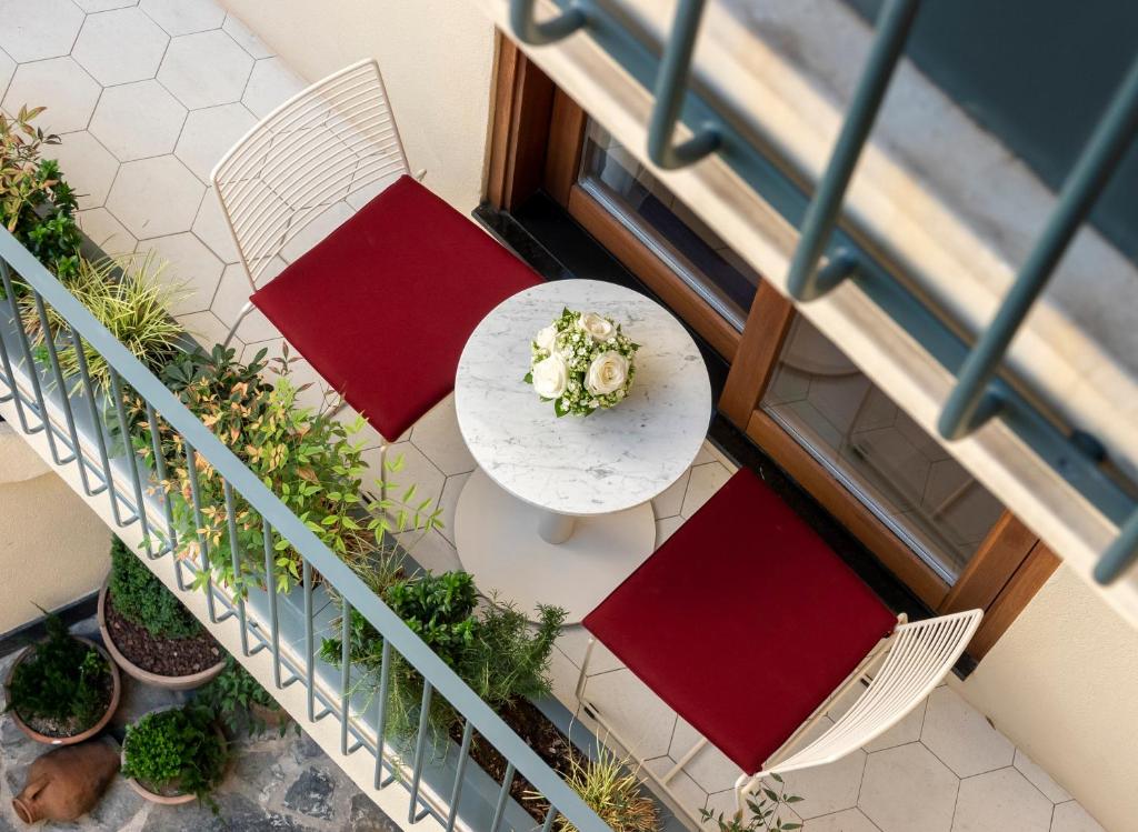 Ecole St. Pierre Hotel - 8