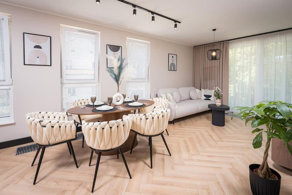 Posezení v ubytování Old City Premium Apartment by RENT4YOU