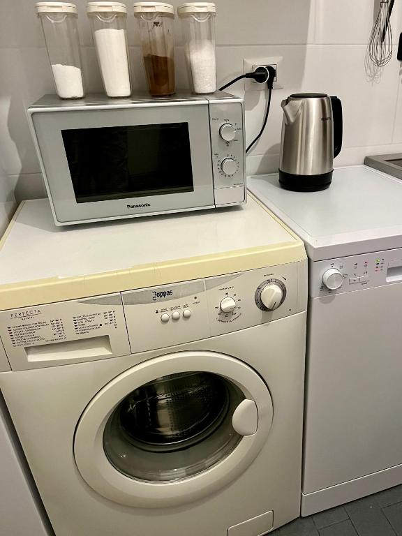 A kitchen or kitchenette at Casa Berizzi - Santa Lucia