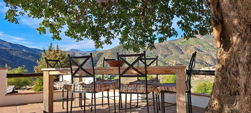 Nespecifikovaný výhled na hory nebo výhled na hory při pohledu z bed and breakfast