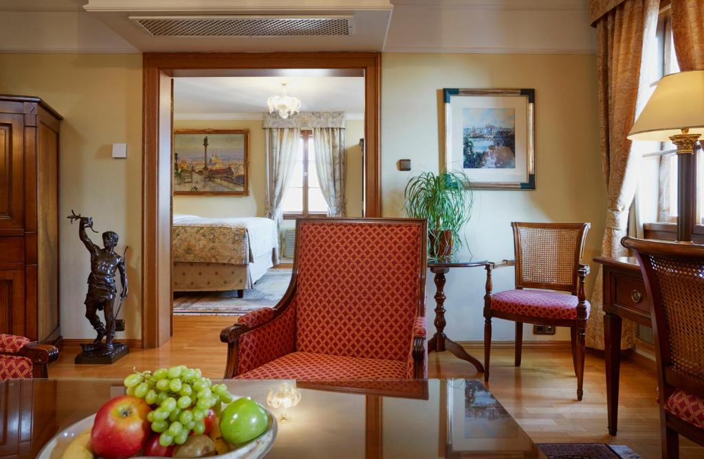 Golden Well - Resim 8