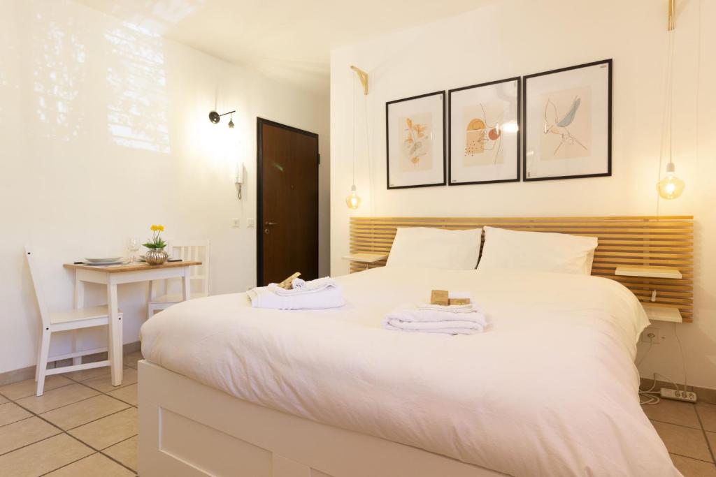 BNB La Piccola - Free Parking - Resim 15