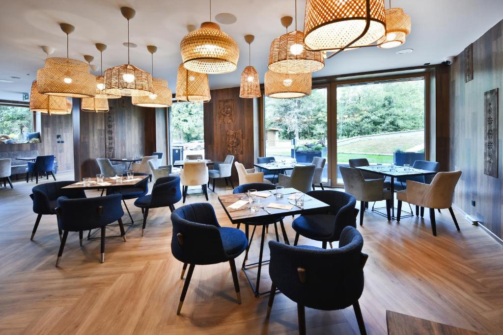 Posezení v ubytování Unique View Design Apartment Štrbské Pleso