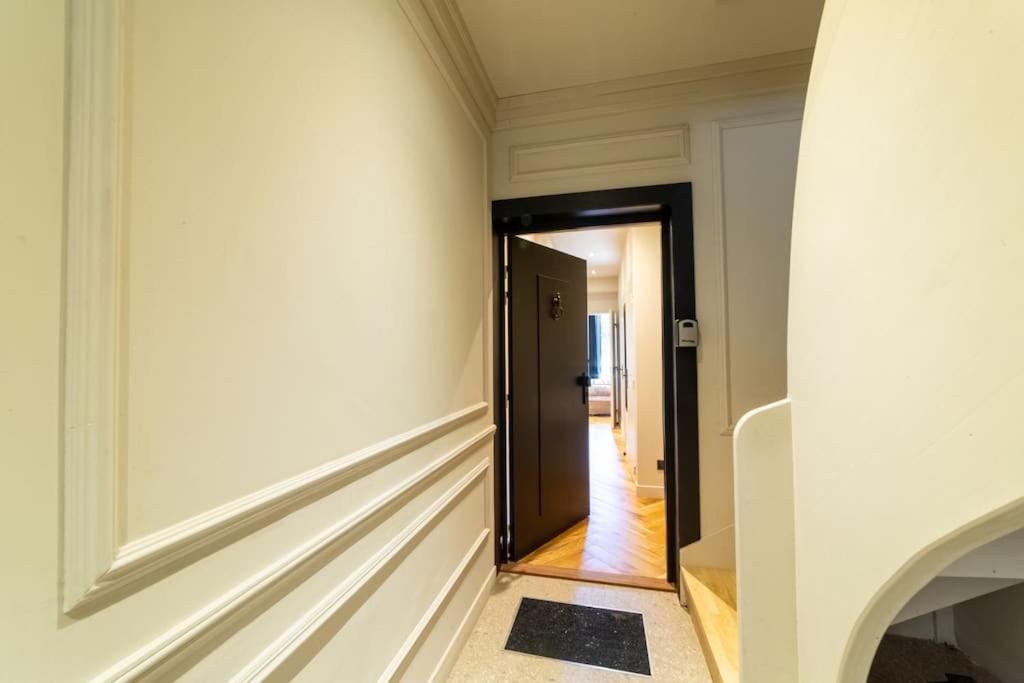 Fotografie z fotogalerie ubytování Le Charmant d'Ecully Logement Unique Avec Jardin à 10 minutes de Lyon v destinaci Écully