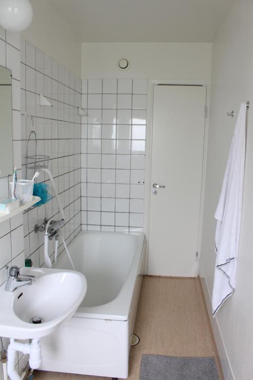 Fotografie z fotogalerie ubytování Quiet Room in apartment v destinaci Gothenburg