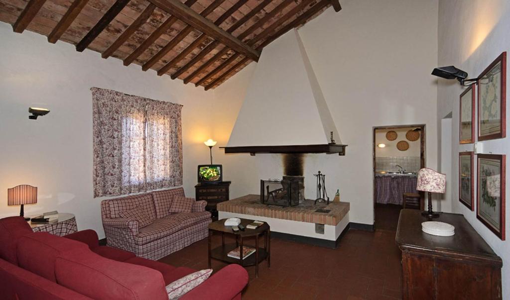 Badia di Morrona Agriturismo - Three-Bedroom Apartment