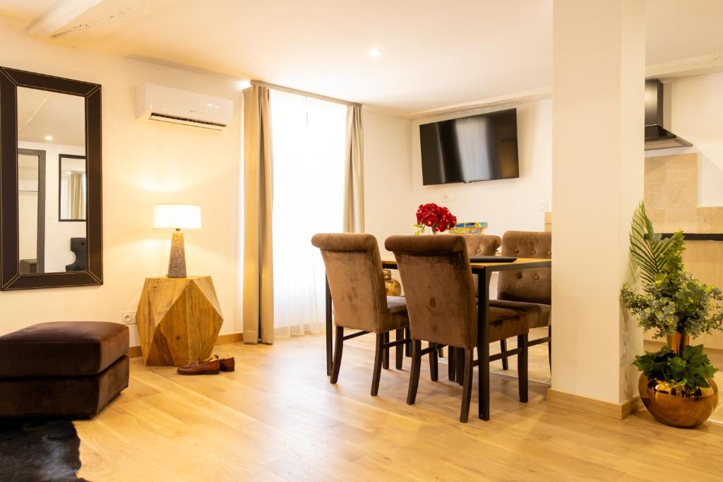 Posezení v ubytování Le Central Boutique Hôtel