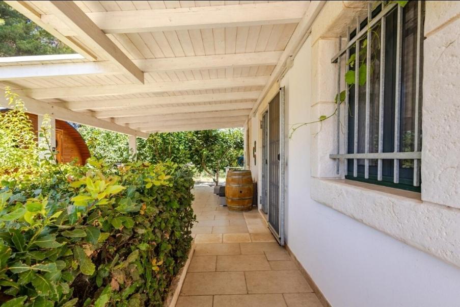 A garden outside Casa Relax, comfortable Villa with Sauna and view