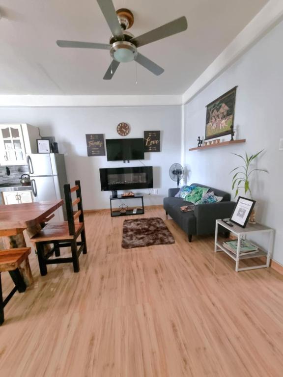 Trail Bedz Homestay - Three-Bedroom Apartment