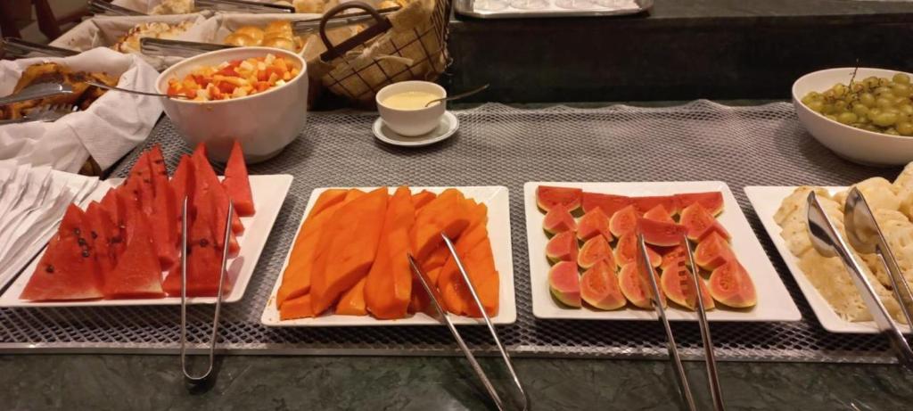 Eten bij of ergens in de buurt van het hotel

