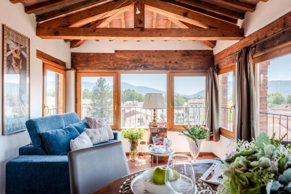 Visual Reference: Horizon Panoramic Penthouse With Elevator In Lucca Lucca Updated