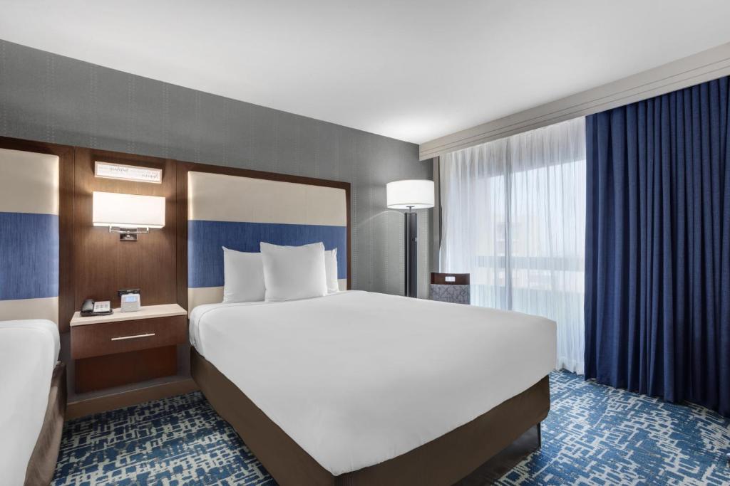 Hyatt Regency DFW International Airport - Queen Room With Two Queen Beds