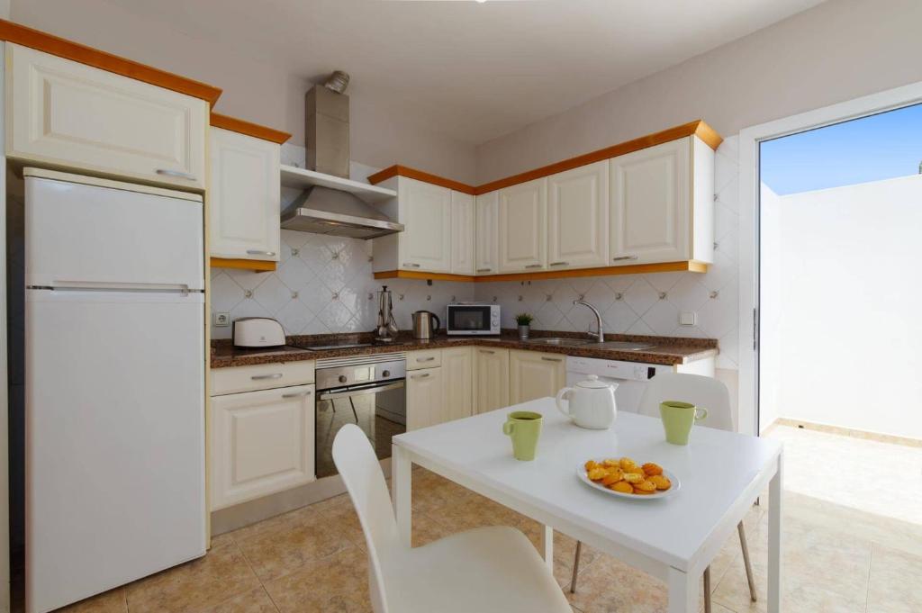 Kuchyň nebo kuchyňský kout v ubytování Villa Olivina 2 by Villa Plus