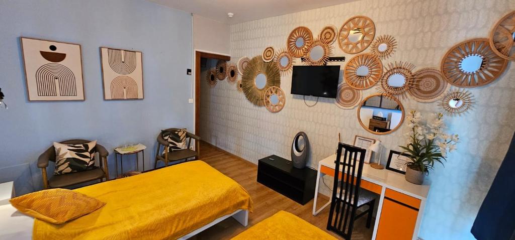 Hôtel-Restaurant du Soleil Levant - Chambre Jumelle Avec Salle De Bain Privée