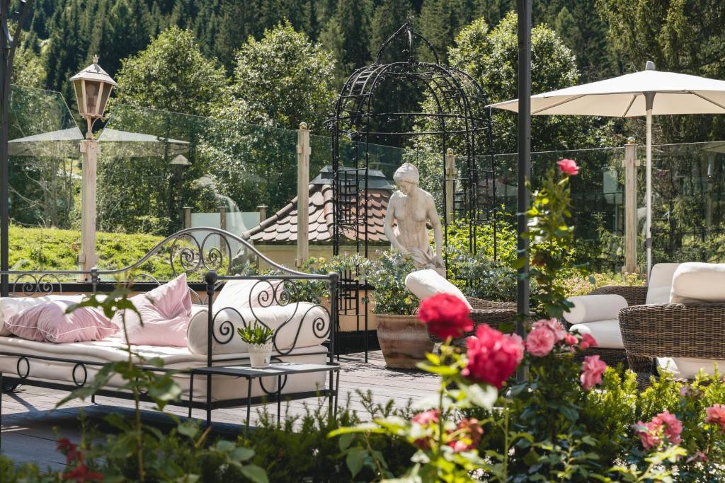 Zahrada ubytování Traumhotel Alpina Superior --Luxushotel mit Badesee
