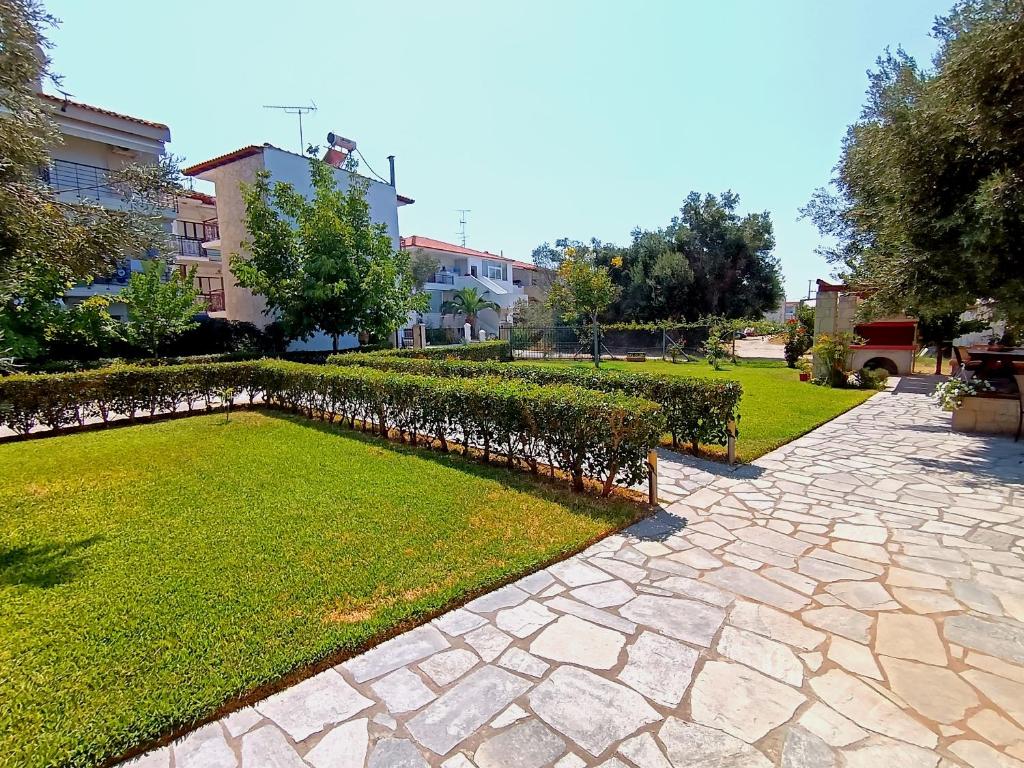 Zahrada ubytování Giorgos Apartments.