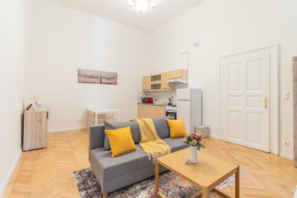 Central Cozy Apartment on the Andrássy Fashion St 1062 Budapest, Andrássy út 79 kép - 1