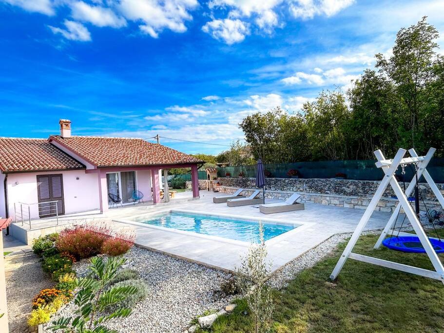 Bazén v ubytování Villa Valeo nebo v jeho okolí