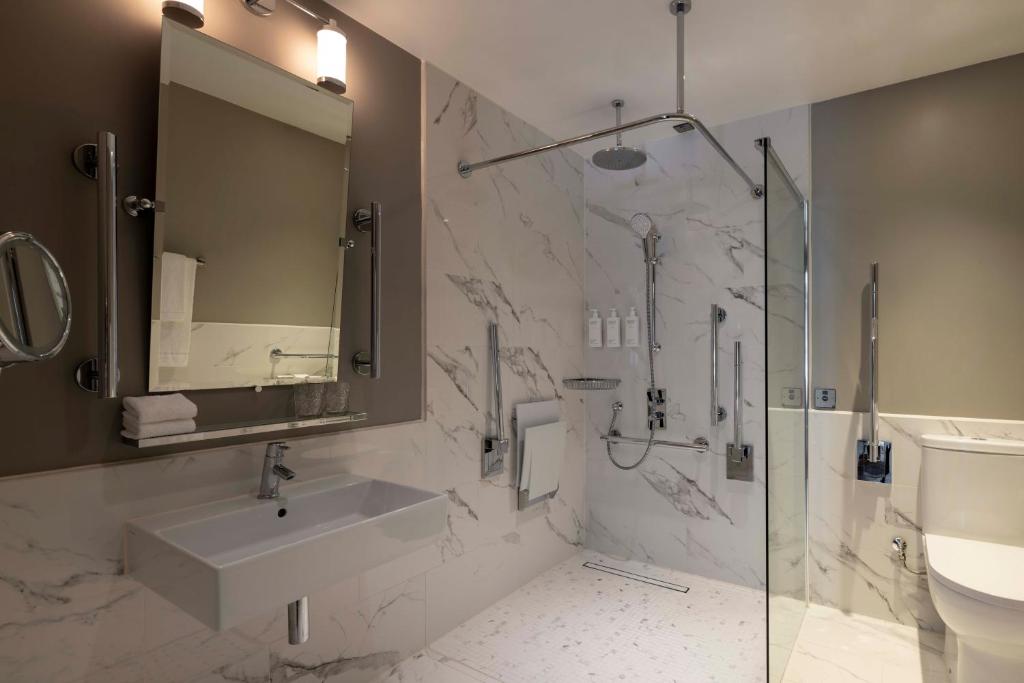Virgin Hotels London - Shoreditch - Grand Chamber Junior Suite Accessible