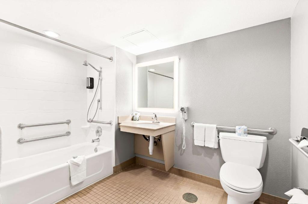Best Western Yacht Harbor Hotel photo