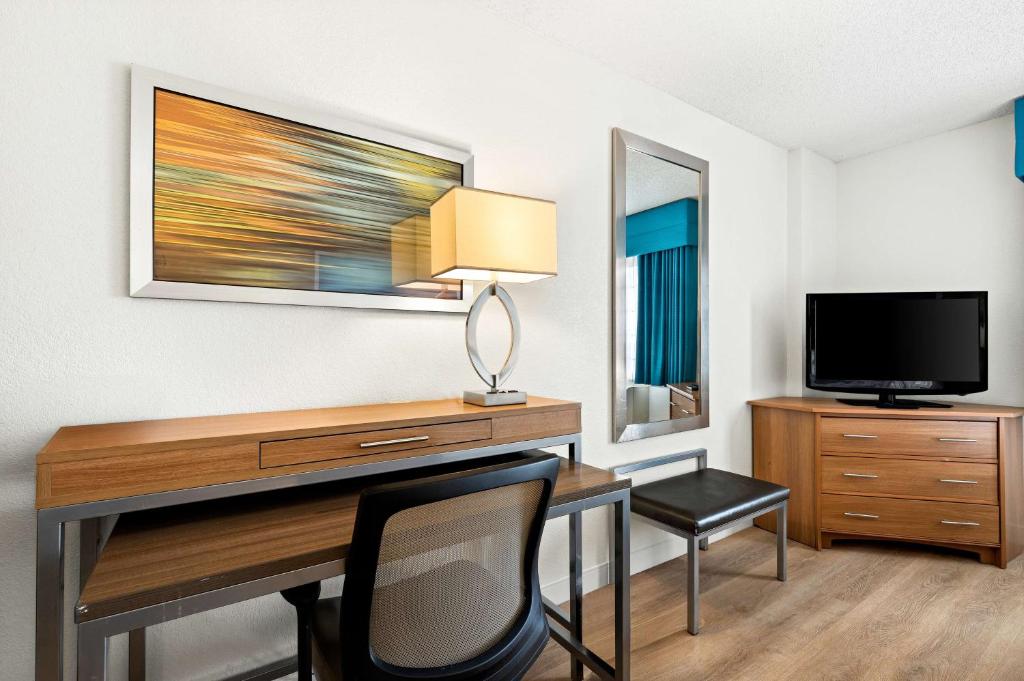 Sonesta Anaheim Resort Area - Deluxe King Room
