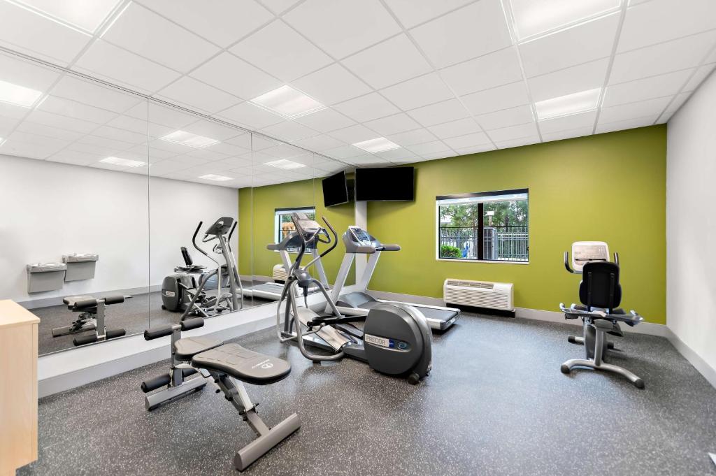 Fitness centrum a/nebo fitness zařízení v ubytování Spark By Hilton Longview
