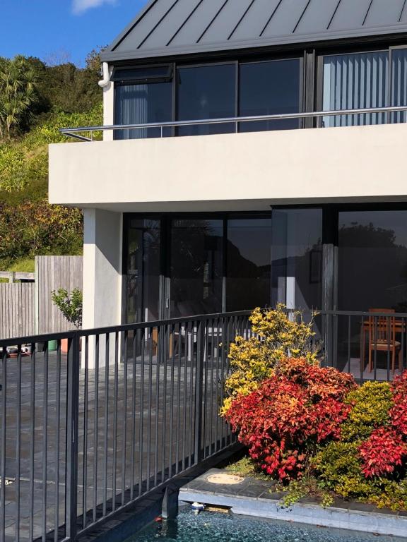 Balkón nebo terasa v ubytování Guest Suite with Sea Views and Thermally Heated Hot Tub