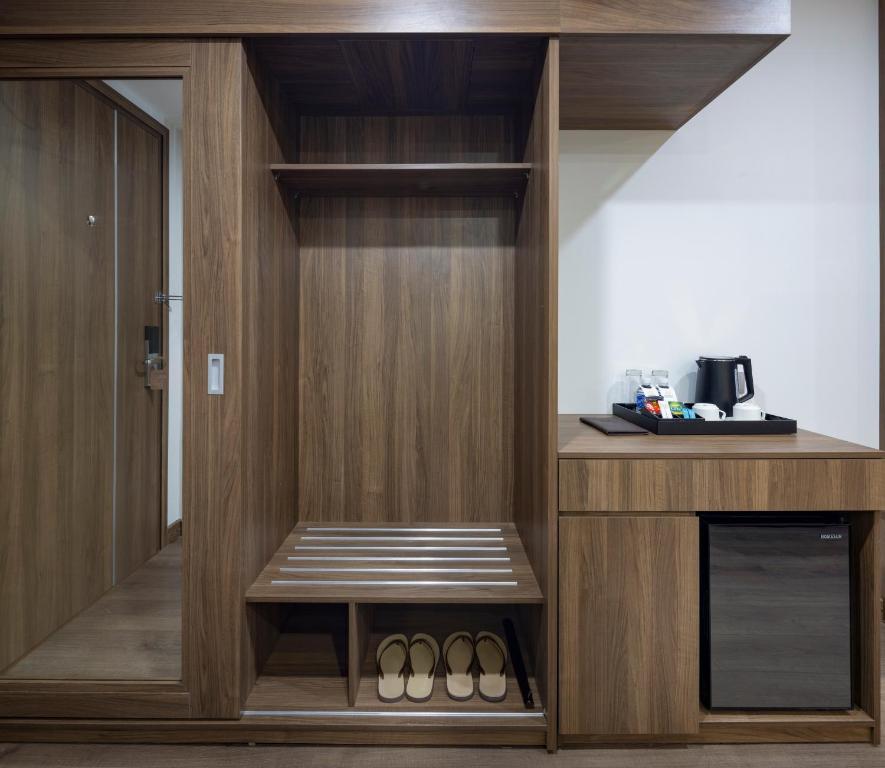 Phòng Deluxe Giường Đôi Nhìn Ra Thành Phố