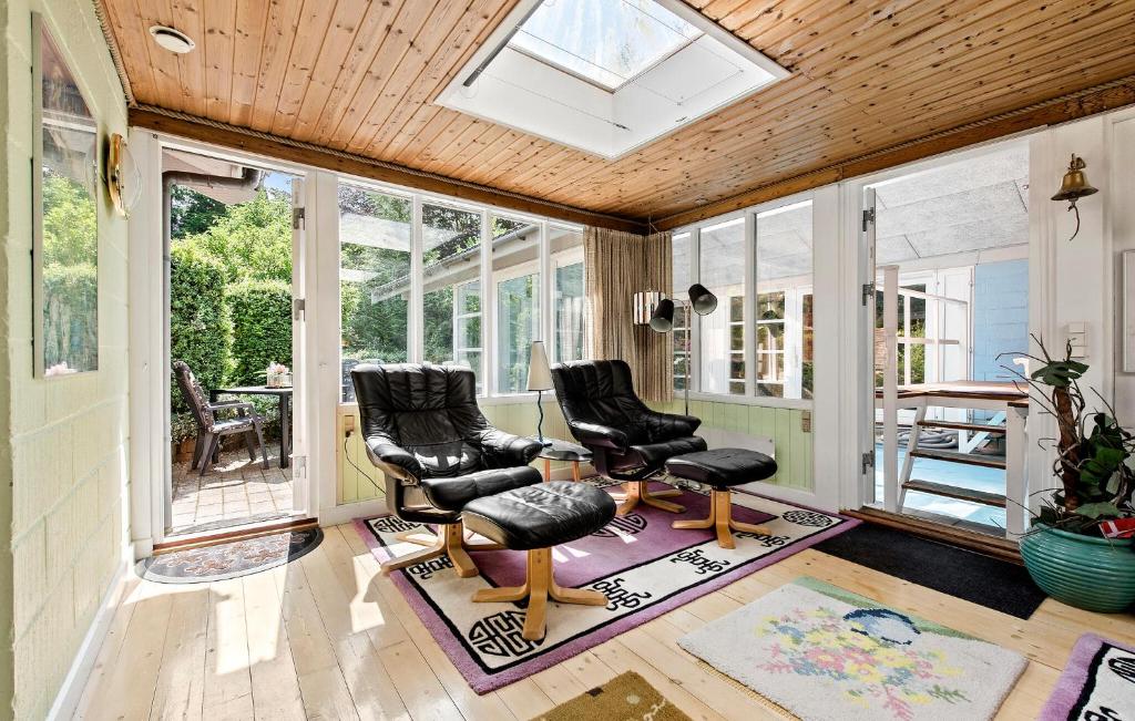 Posezení v ubytování Holiday Home Trehøis-Åsen Gilleleje V