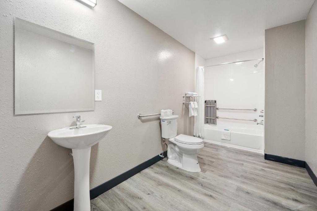 Southern Suites Columbus photo