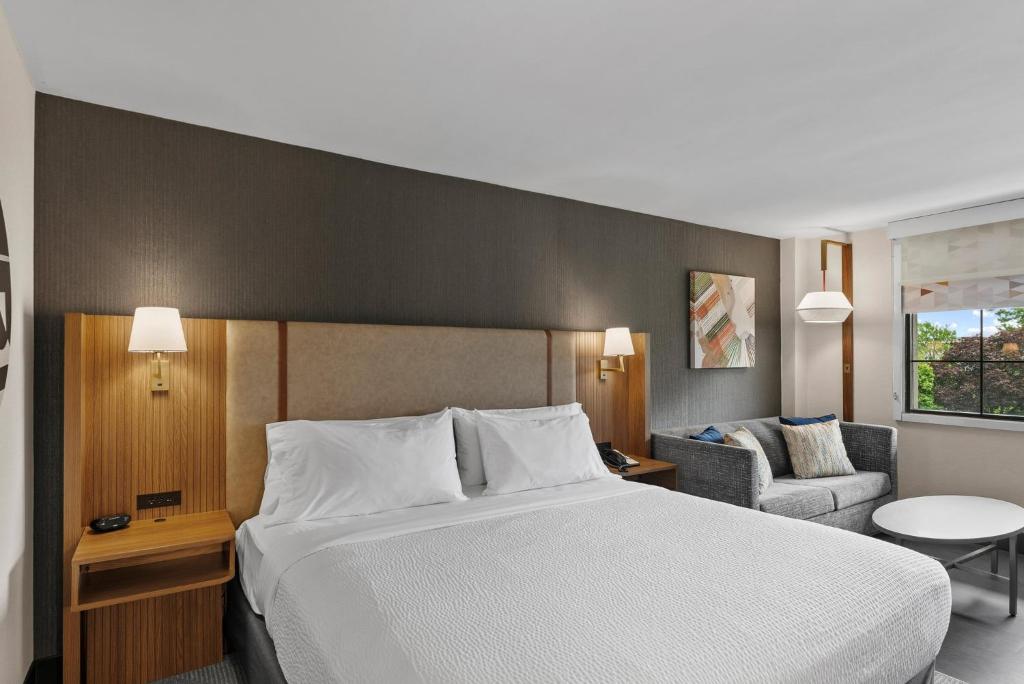 Holiday Inn Niagara Falls State Park Entry, an IHG Hotel - 