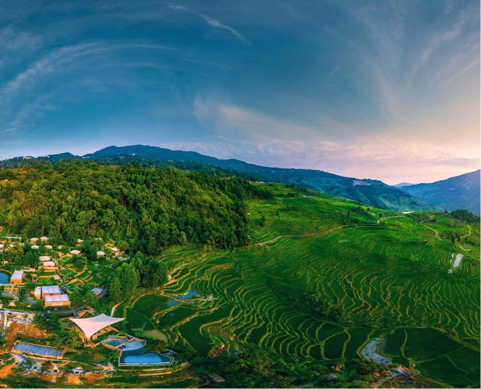 Loodusmaastik of the luxury tent lähedal