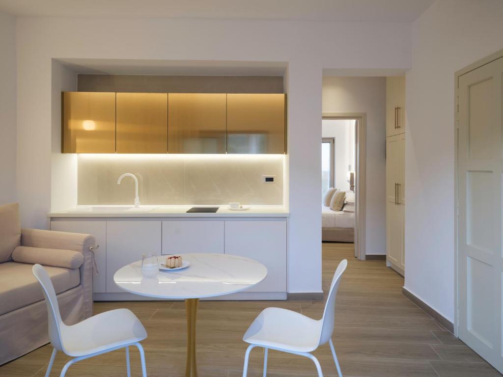 Гостиная зона в Golden Luxury Suites