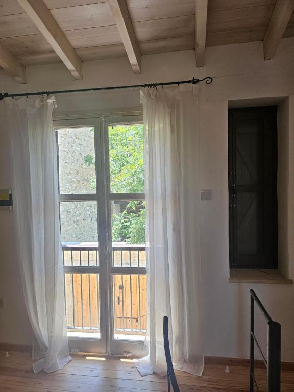 Balkón nebo terasa v ubytování Lofou Maisonette
