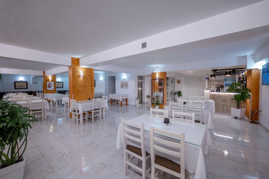 Restaurace v ubytování Hotel Elite Sarande