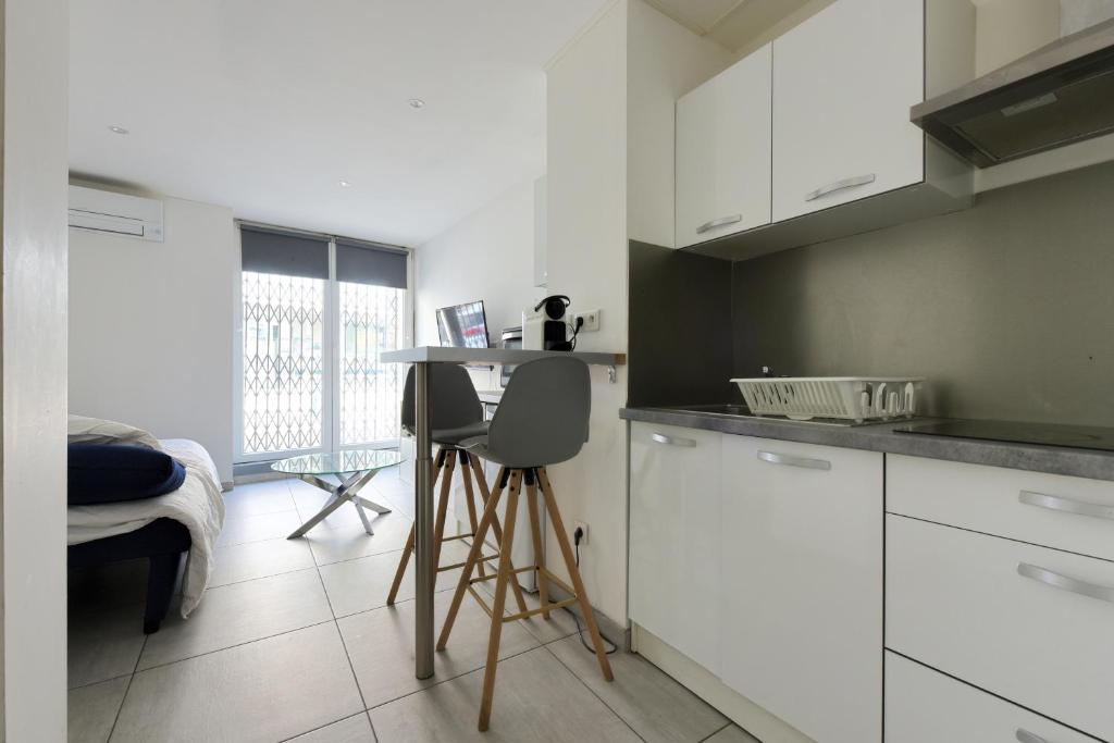 Provençal Studio Netflix Appart-hotel-Provence - Estudio