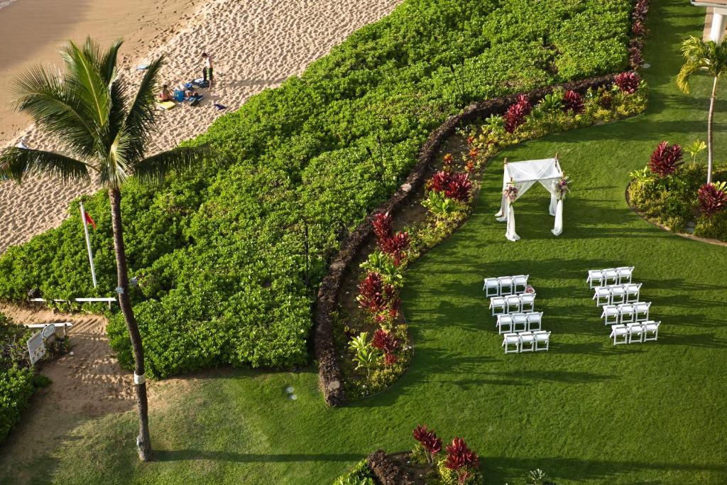 Royal Lahaina Resort & Bungalows photo