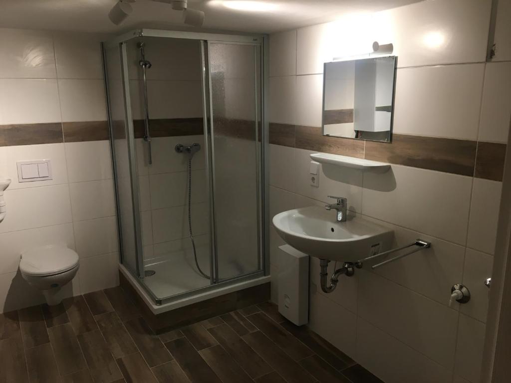 Koupelna v ubytování Haus Saaleradweg