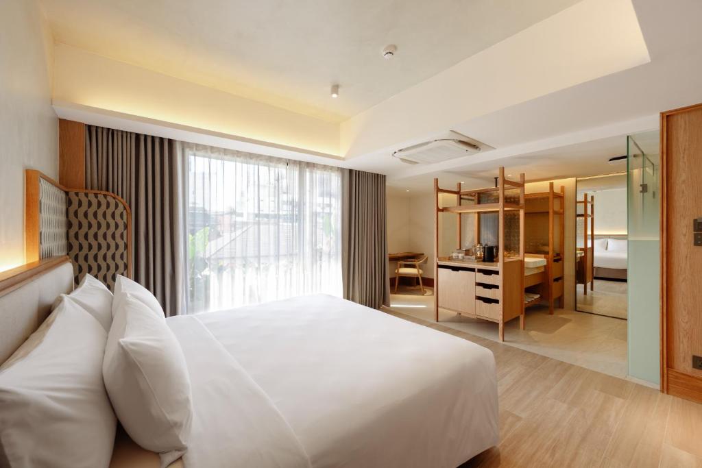 Ad Lib Hotel Bangkok - 18
