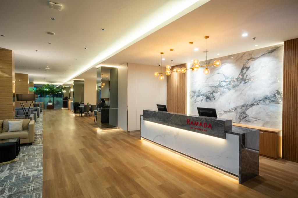Area soggiorno di Ramada by Wyndham Serpong