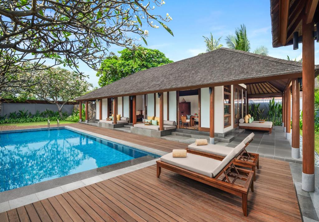 Bazén v ubytování The Sira, a Luxury Collection Resort and Spa, Lombok nebo v jeho okolí