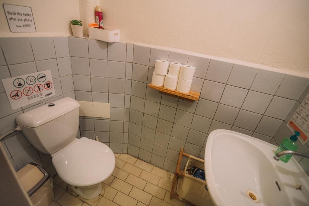 Koupelna v ubytování Hostel KlonDike