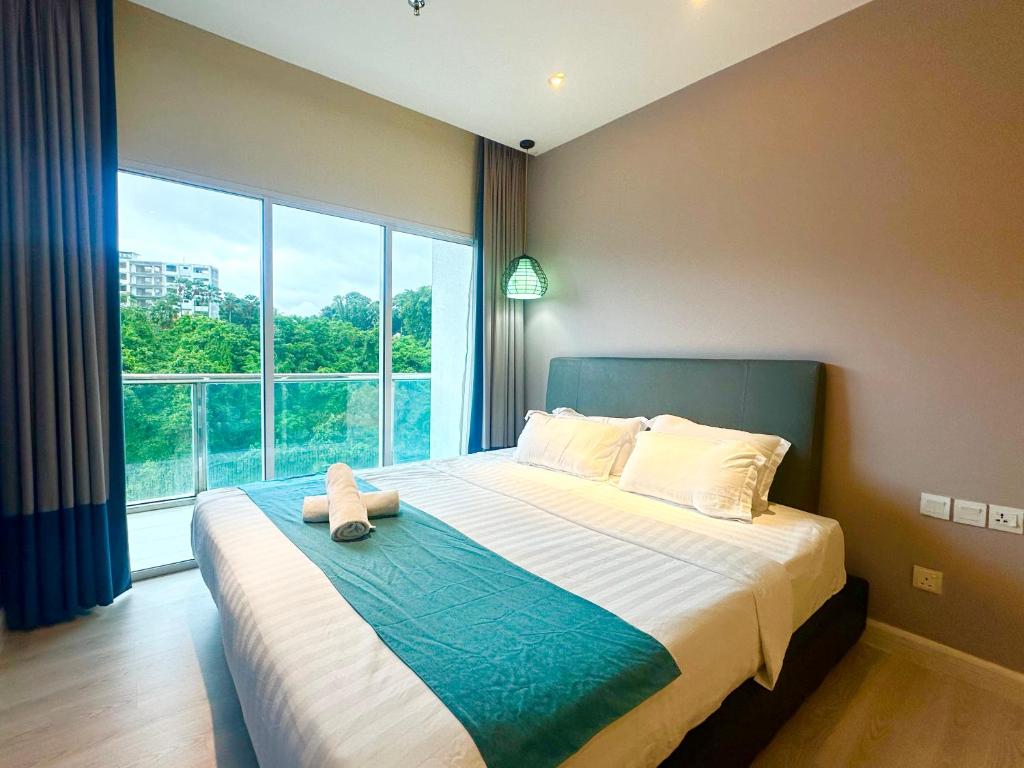 M Centro City Centre @ Gaya Street by Sunset Seaview Vacation Condos - 一居室公寓，阳台和山景
