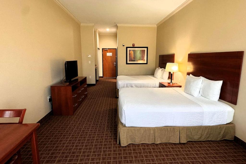Ramada by Wyndham College Station photo