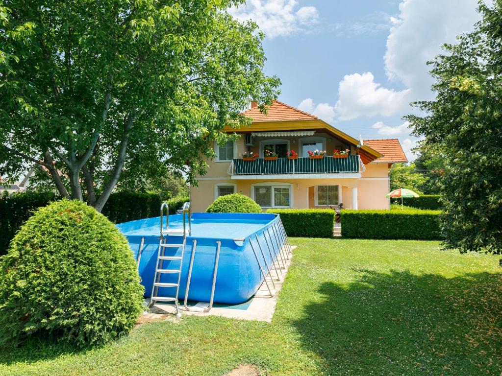 Bazén v ubytovaní Holiday Home Pentaller by Interhome alebo v jeho blízkosti