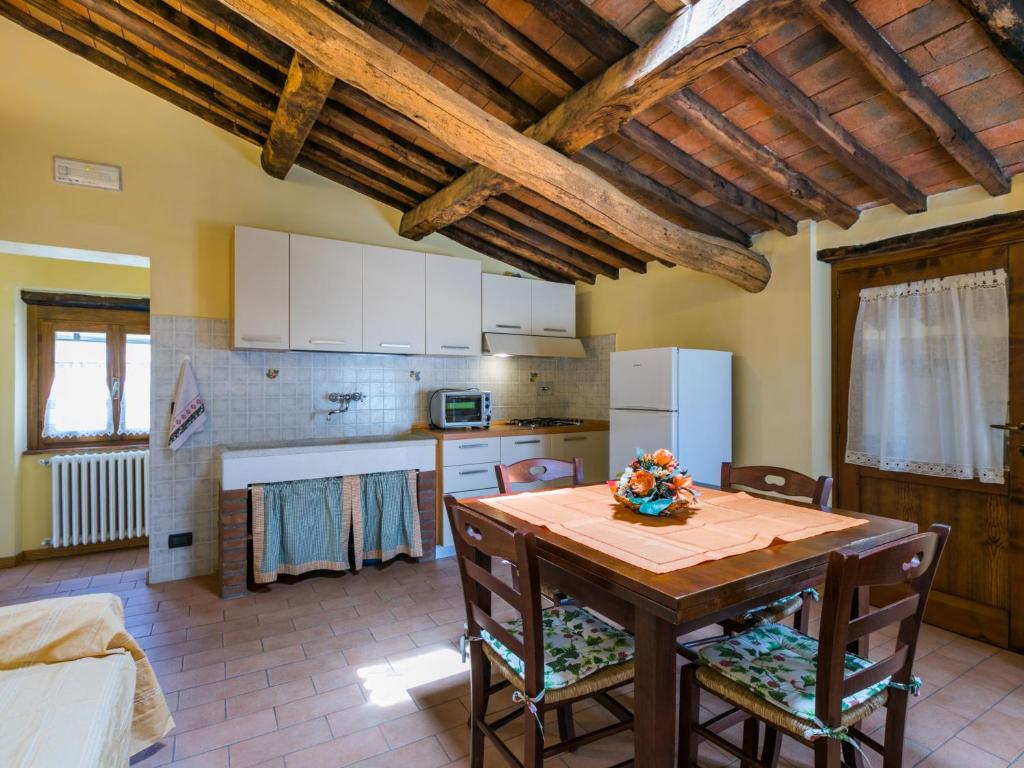 A kitchen or kitchenette at Holiday Home Poggetto Pellegrini by Interhome