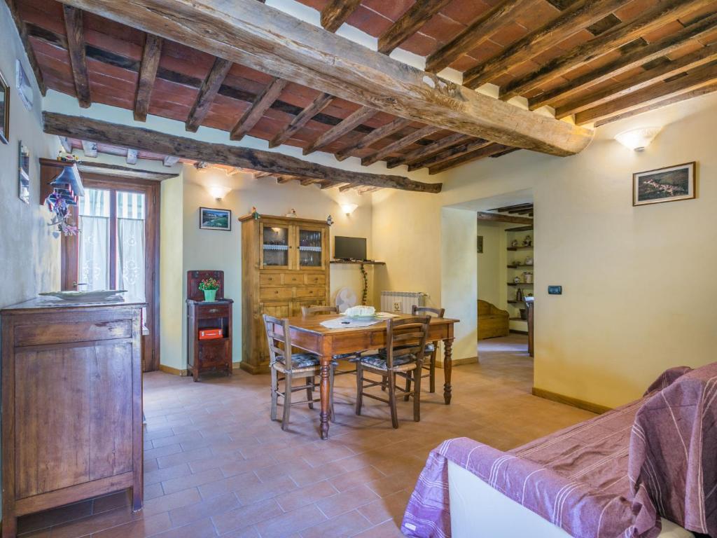 A kitchen or kitchenette at Holiday Home Poggetto Pellegrini by Interhome