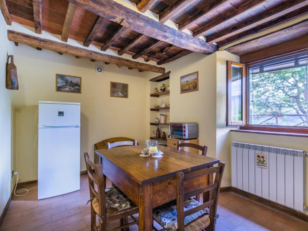 A kitchen or kitchenette at Holiday Home Poggetto Pellegrini by Interhome